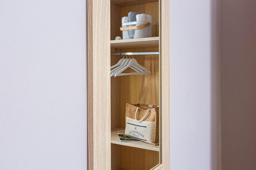 11 - Central, Access Apartment *